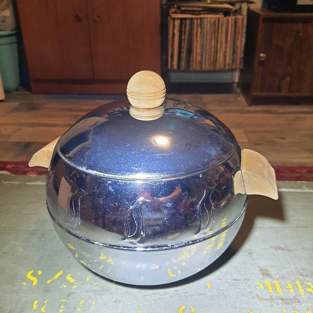 Vintage West Bend Penguin Hot & Cold Server Ice Bucket W/ Light Wood Handles